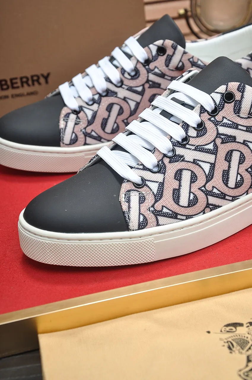Men's shoes💰480💶[Burberry] (cowhide lining) classic low-top sneakers｜Imported cowhide with classic plaid fabric｜Cow leather lining｜Original outsole｜Fine workmanship and comfortable to wear Size: 38-44 (customized at 45)